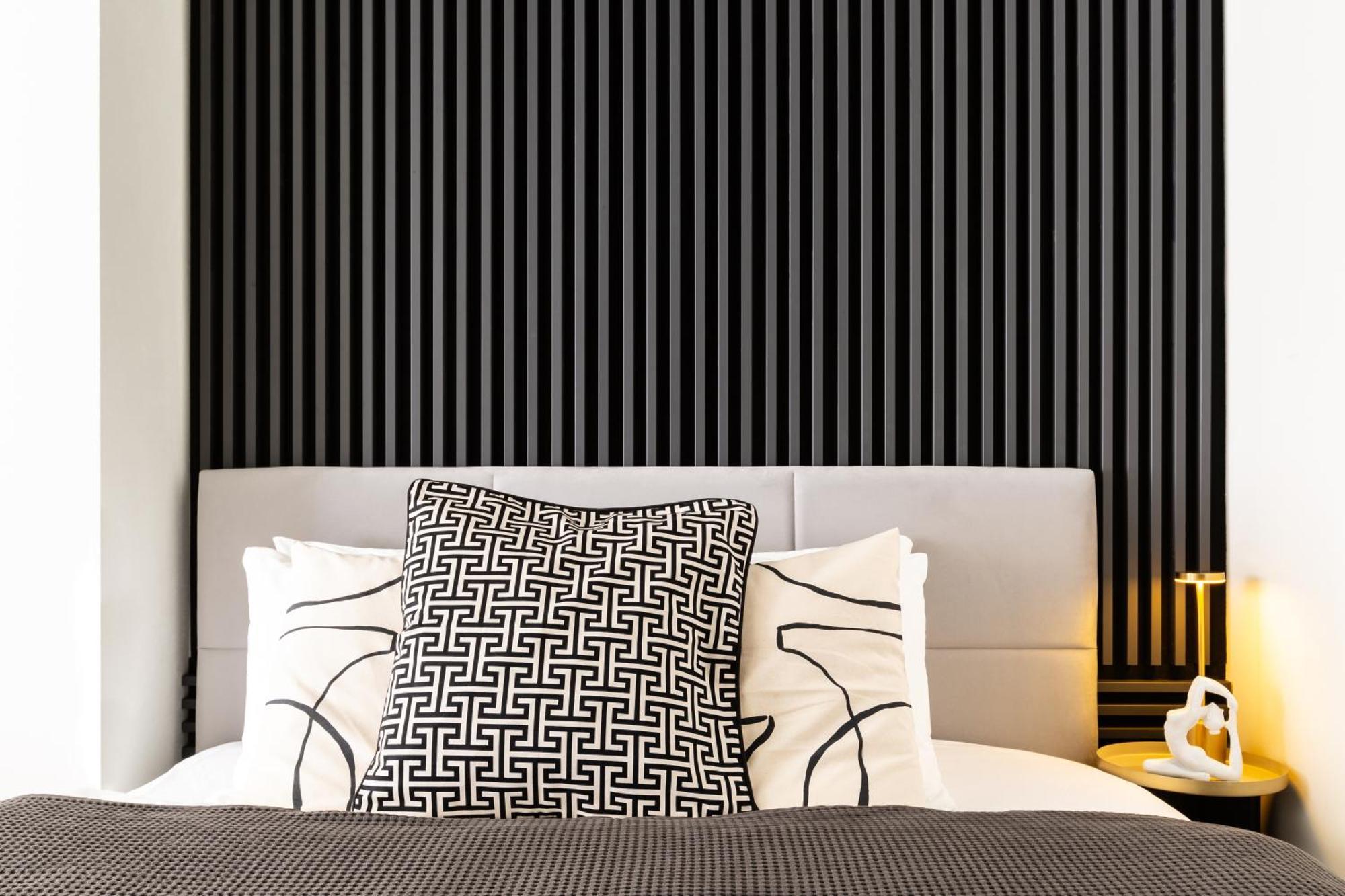 Turnkey I Republic Square Apartments Прага Номер фото